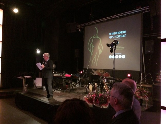 Voorzitter Hans Bouterse opent de avond van het Ondernemersfeest