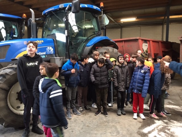 Bedrijfsbezoek leerlingen Juliananschool aan Sneekes